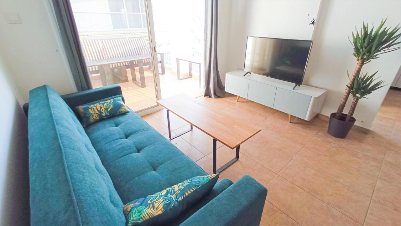 Kwatera prywatna Luxury Private -sea View, Gym- 5 Min From Beach! - Private In Shared Larnaca