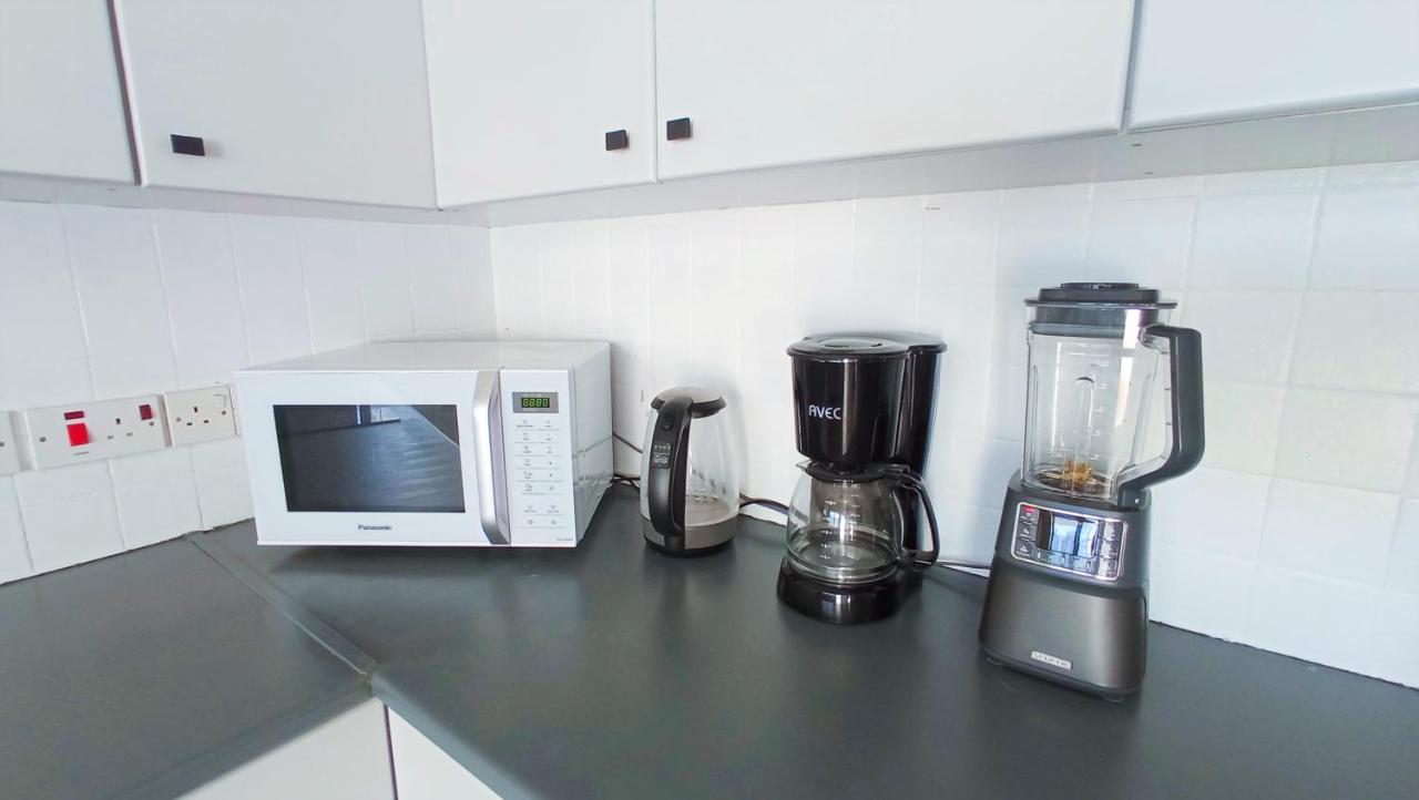Luxury Private -sea View, Gym- 5 Min From Beach! - Private In Shared Gazde/Camere de închiriat